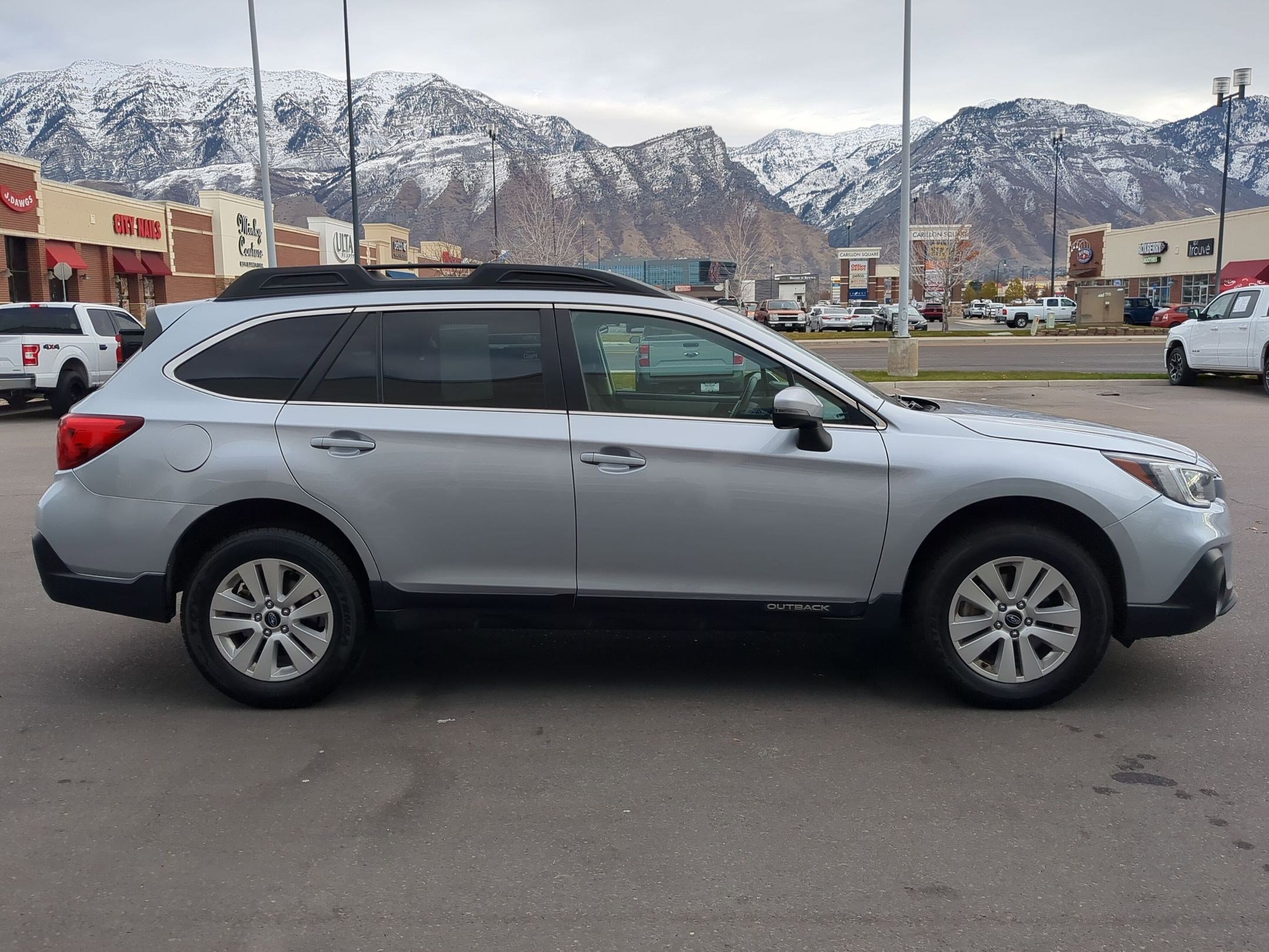 Used 2019 Subaru Outback 2.5i Premium image 2