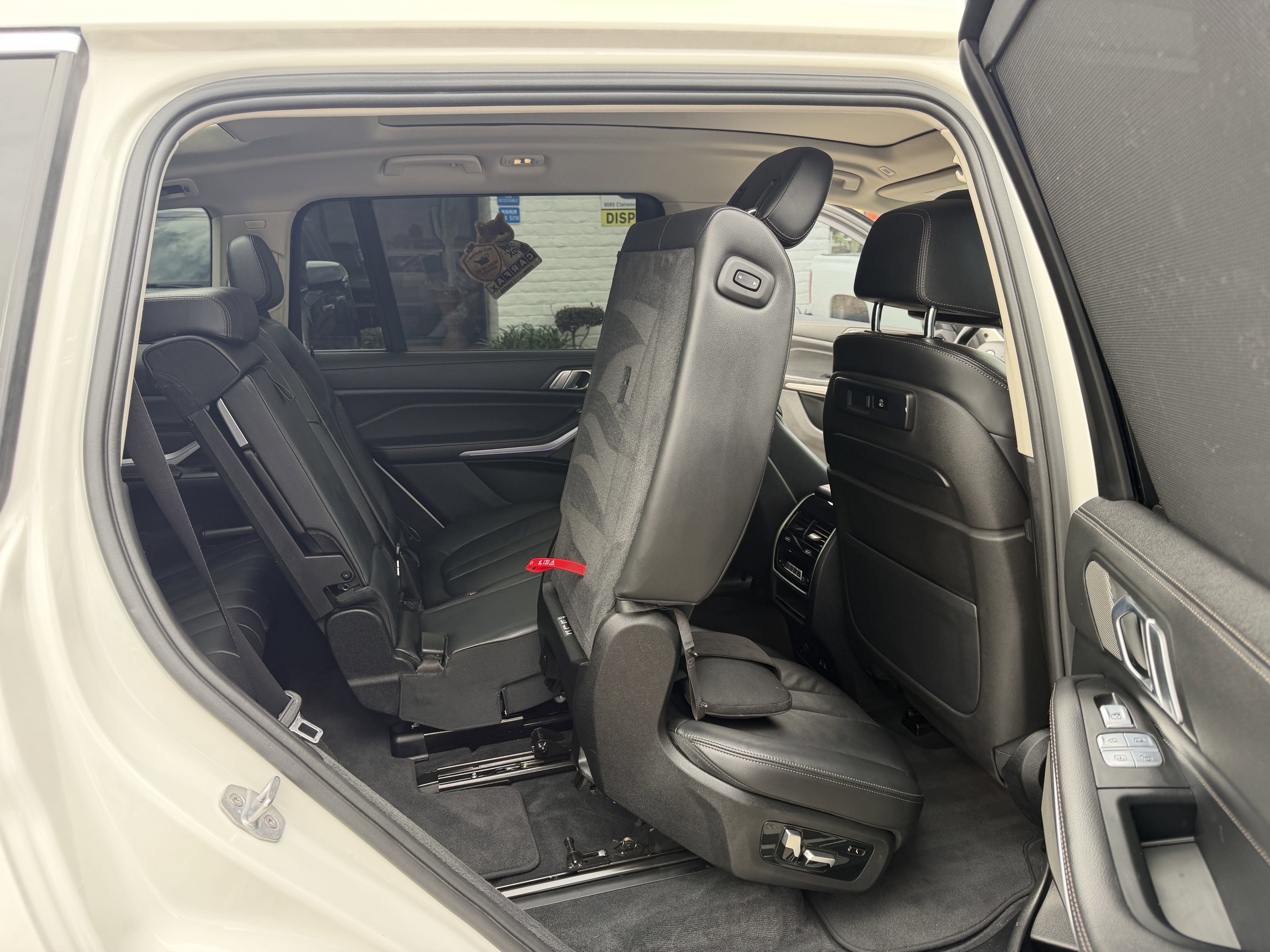 Used 2020 BMW X7 xDrive40i w/ Premium Package image 21