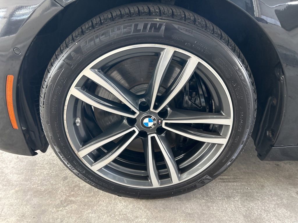 Used 2022 BMW 740i xDrive w/ M Sport Package image 14