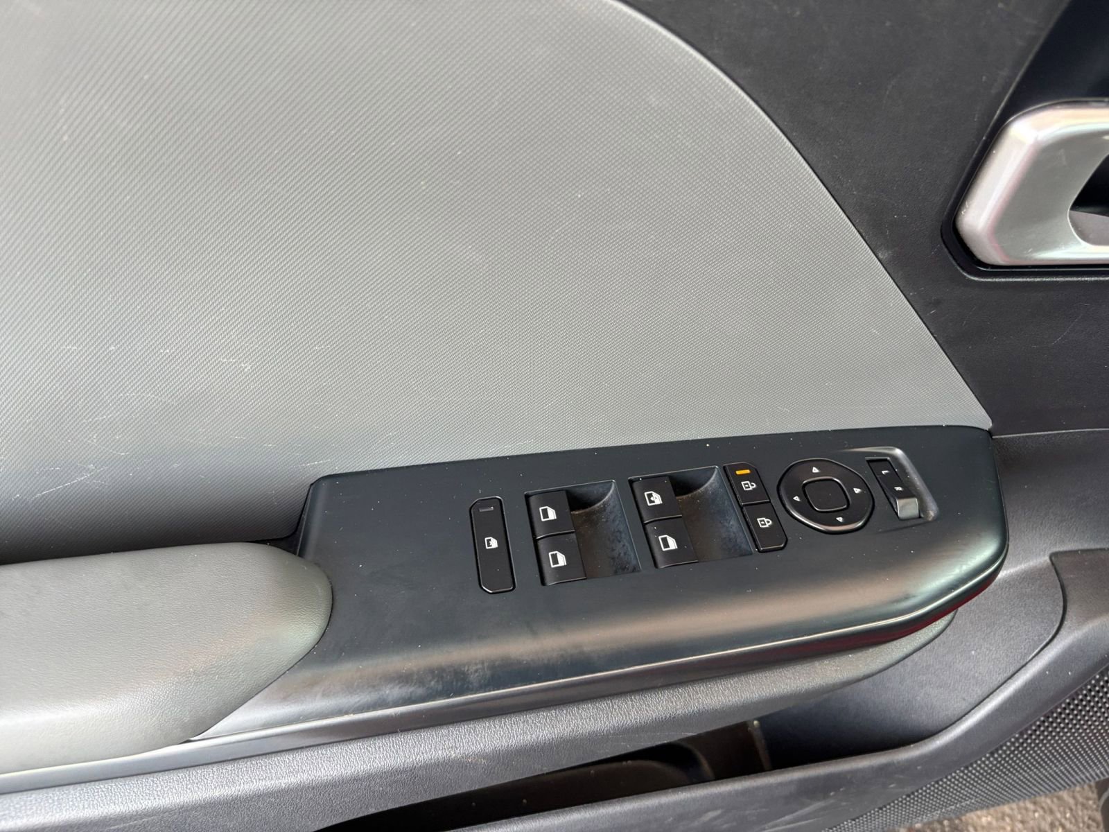 Used 2025 Kia K4 FWD image 18