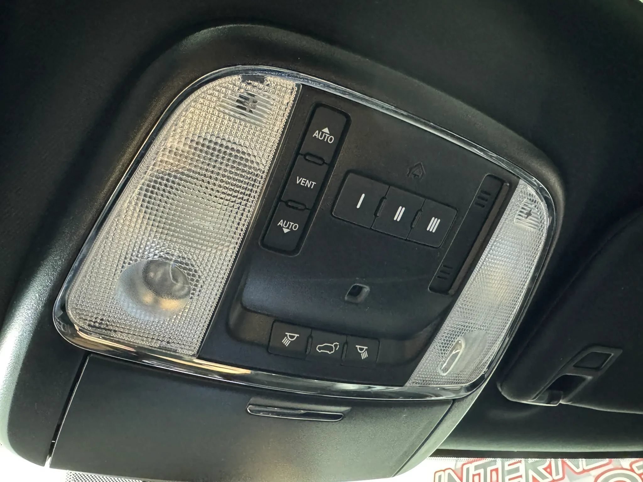 Used 2021 Jeep Grand Cherokee Laredo X AWD/4WD image 25