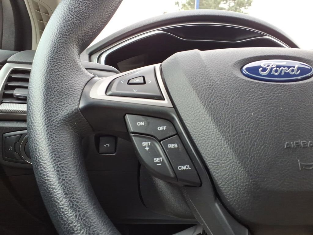 Certified 2020 Ford Fusion SE image 16