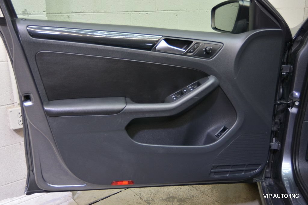Used 2015 Volkswagen Jetta SE FWD image 11