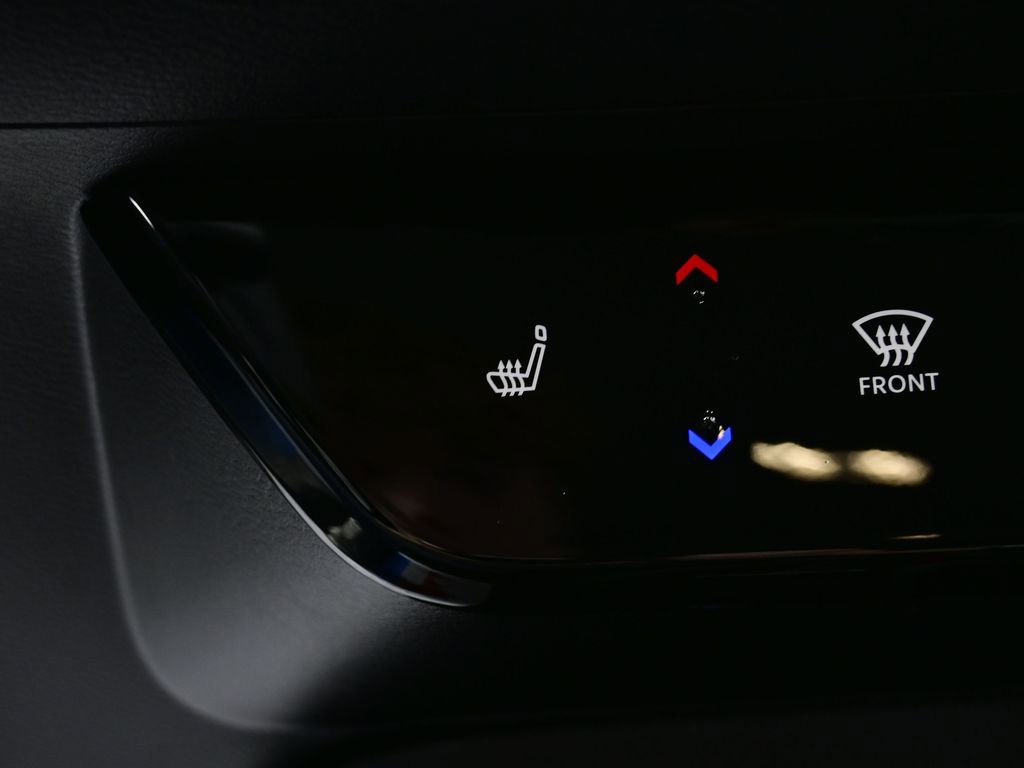 New 2026 Nissan Kicks SR w/ Cold Weather Package image 11