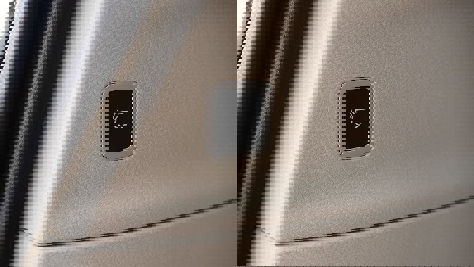 Used 2019 Chrysler Pacifica Touring Plus w/ Advanced Safetytec Group image 25