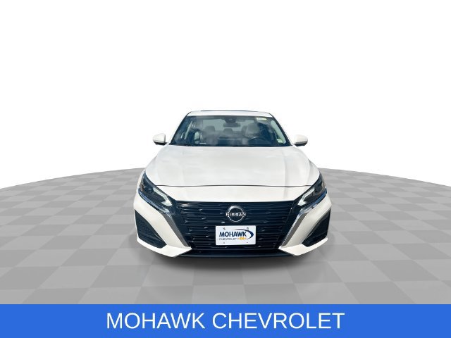 Used 2024 Nissan Altima 2.5 SL FWD image 3