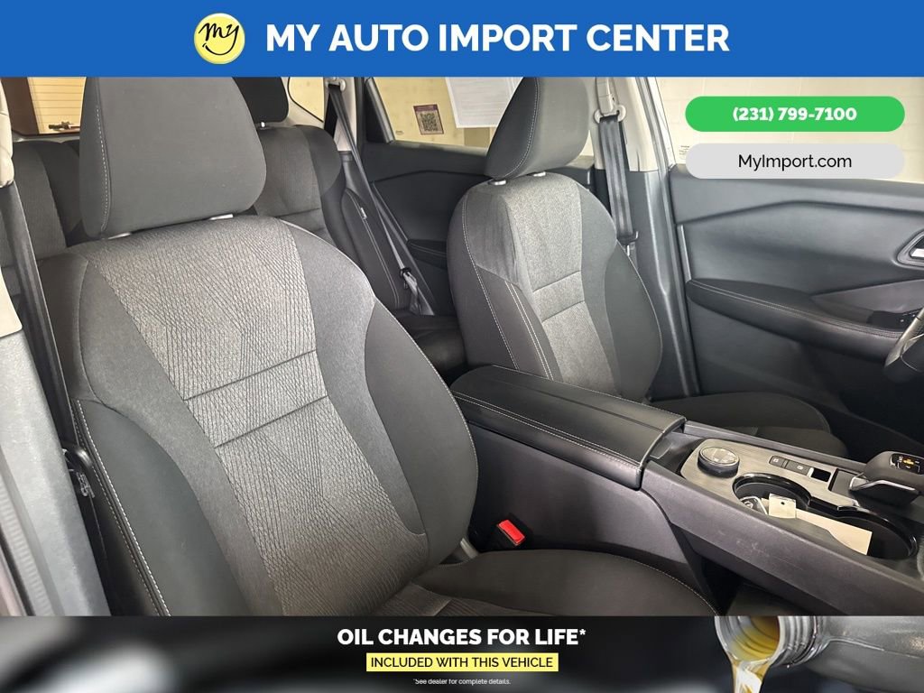 Used 2025 Nissan Rogue SV image 29