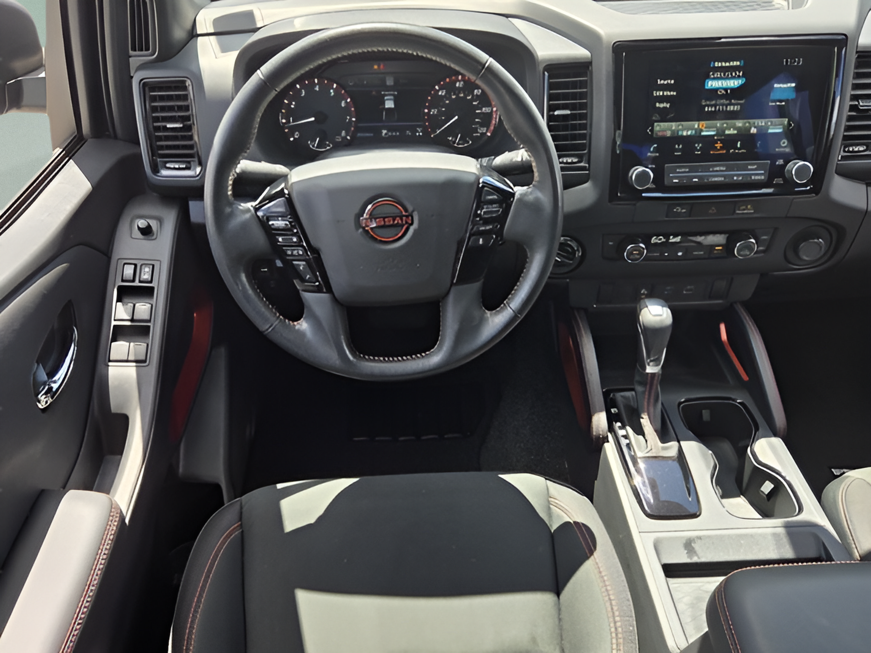 Used 2023 Nissan Frontier PRO-4X w/ Technology Package AWD/4WD image 13