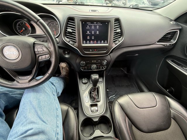 Used 2020 Jeep Cherokee Trailhawk w/ Comfort/Convenience Group image 11