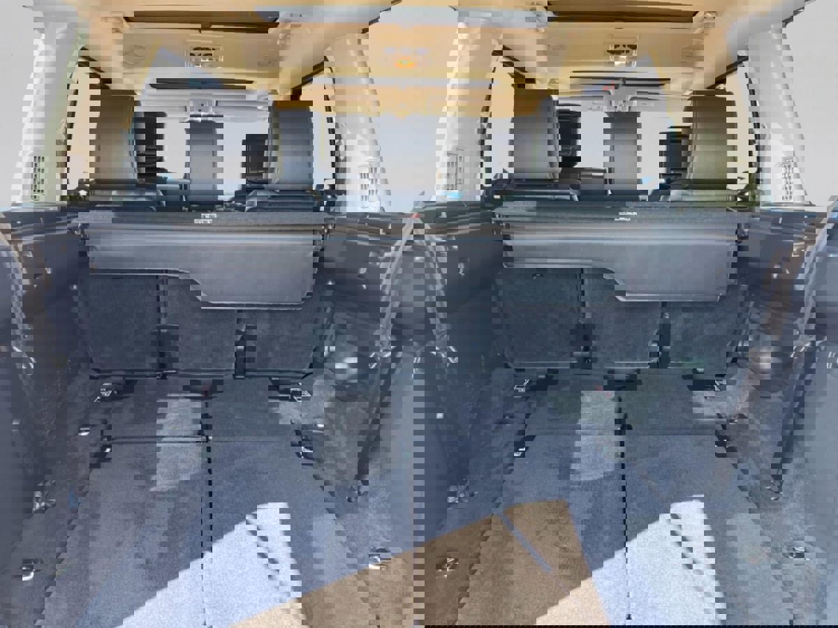 Used 2016 Land Rover LR4 HSE Silver Edition image 39