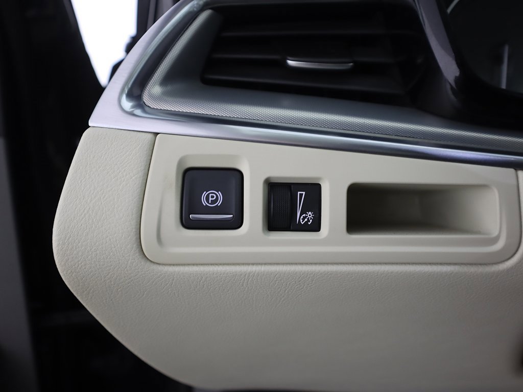 Used 2022 Cadillac XT5 Premium Luxury image 42