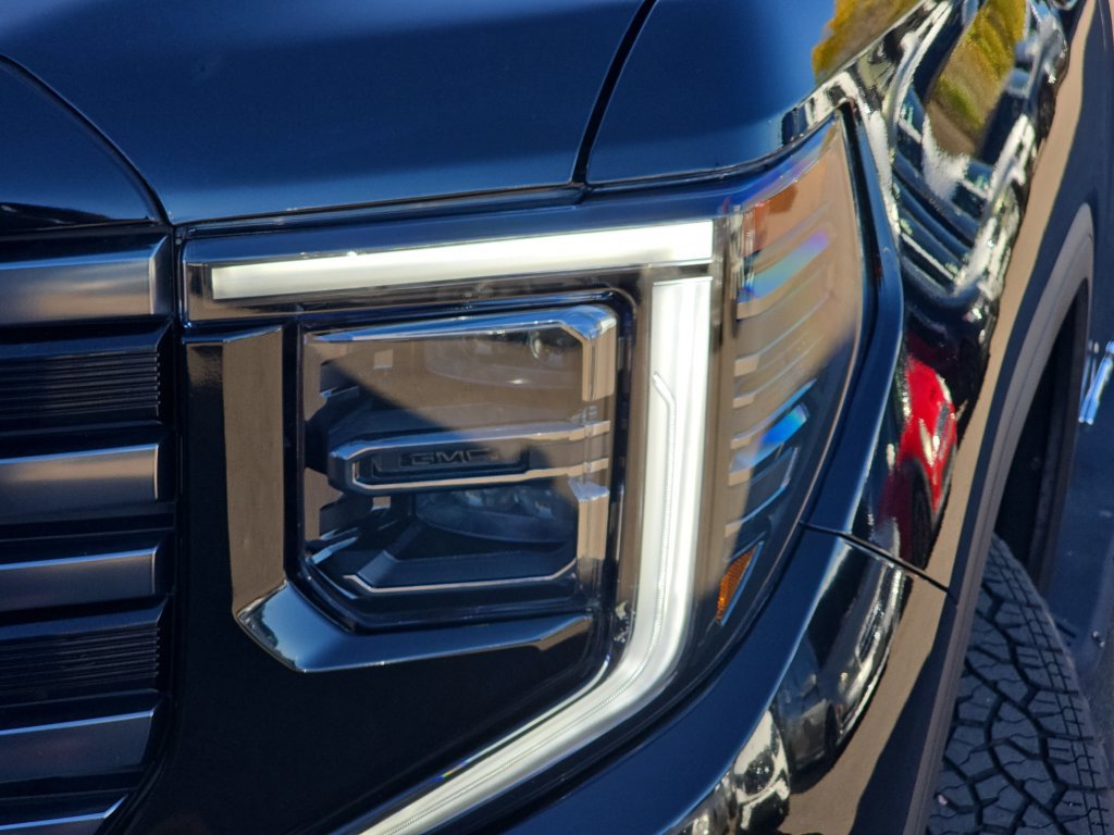Used 2026 GMC Sierra 1500 AT4 w/ AT4 Premium Package AWD/4WD image 33