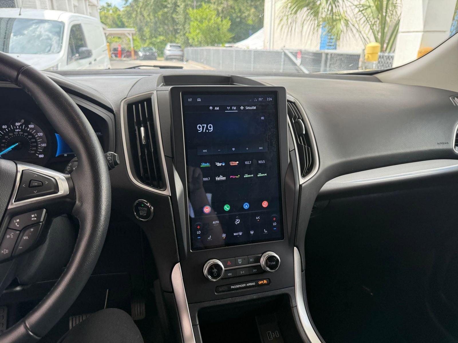 Used 2024 Ford Edge SEL image 18