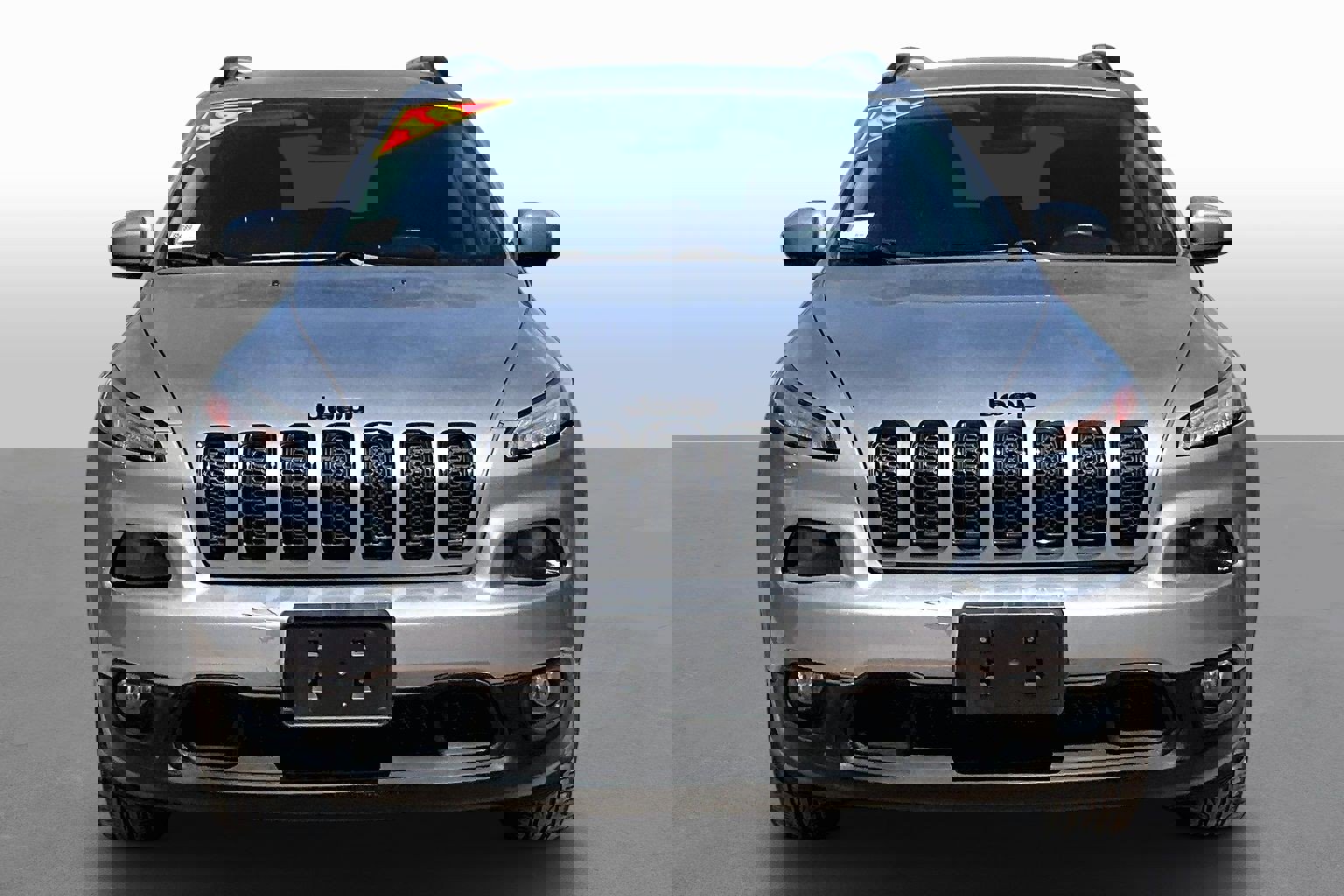 Used 2018 Jeep Cherokee Latitude w/ Altitude Package image 3