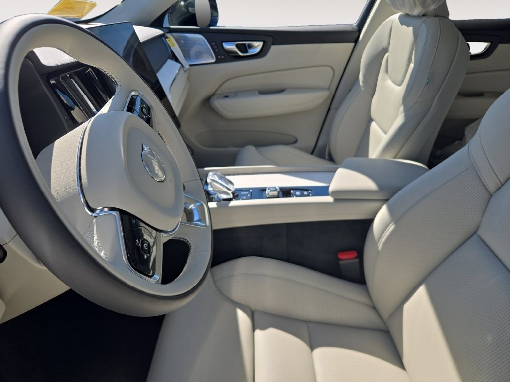 New 2027 Volvo XC60 B5 Ultra AWD/4WD image 2