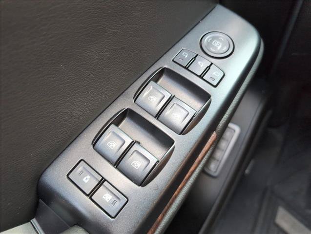 Used 2018 GMC Yukon SLT w/ Premium Edition AWD/4WD image 21