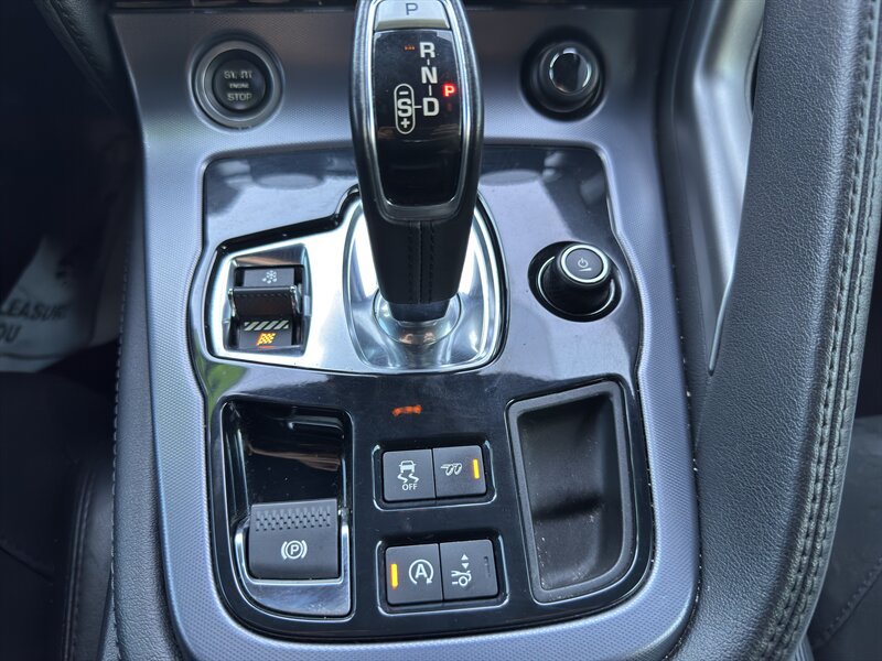 Used 2018 Jaguar F-TYPE Coupe RWD image 44