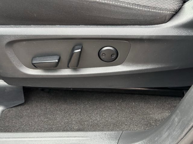 Used 2024 Nissan Pathfinder SV image 23