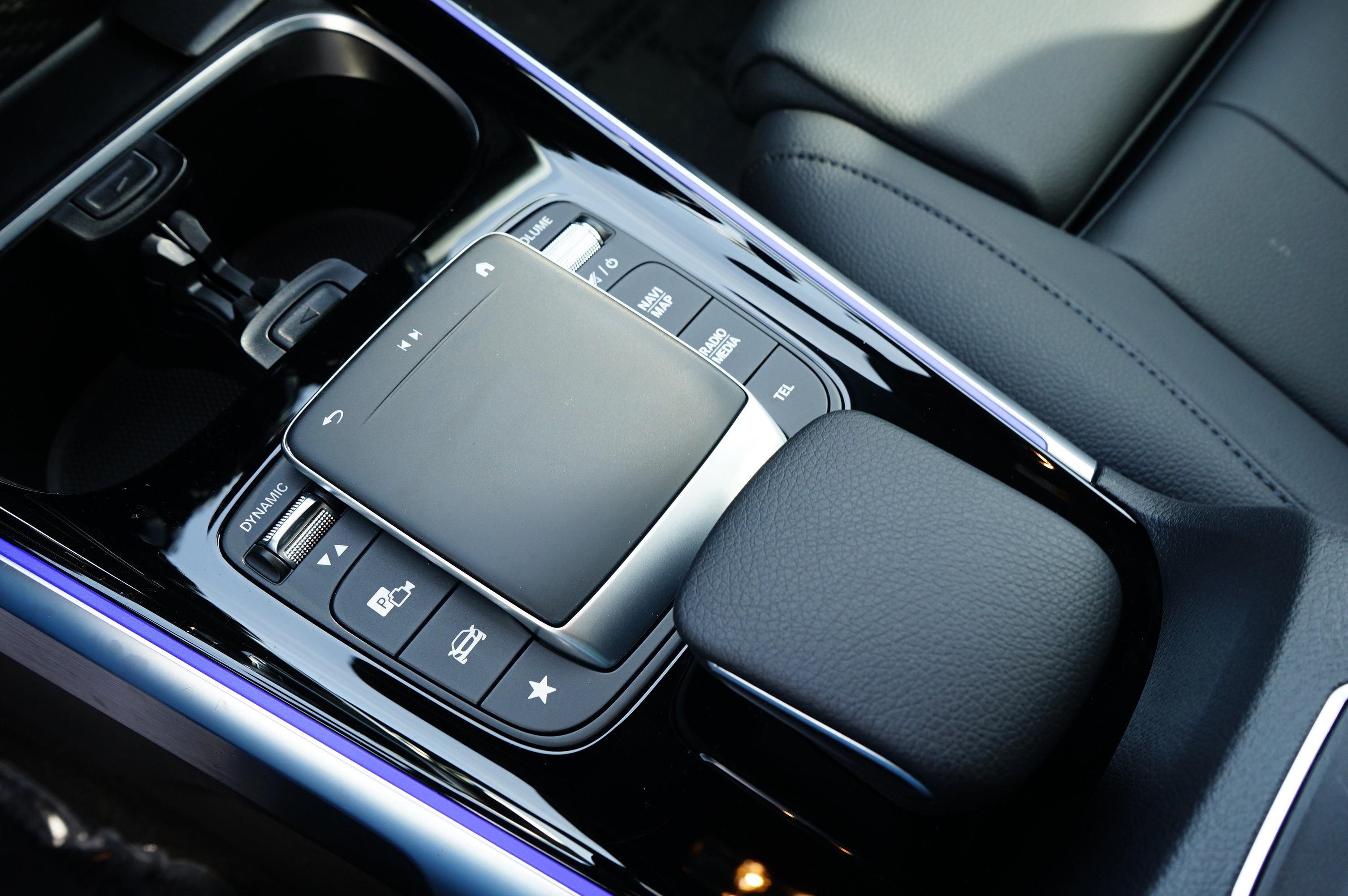 Used 2023 Mercedes-Benz EQB 300 4MATIC image 30