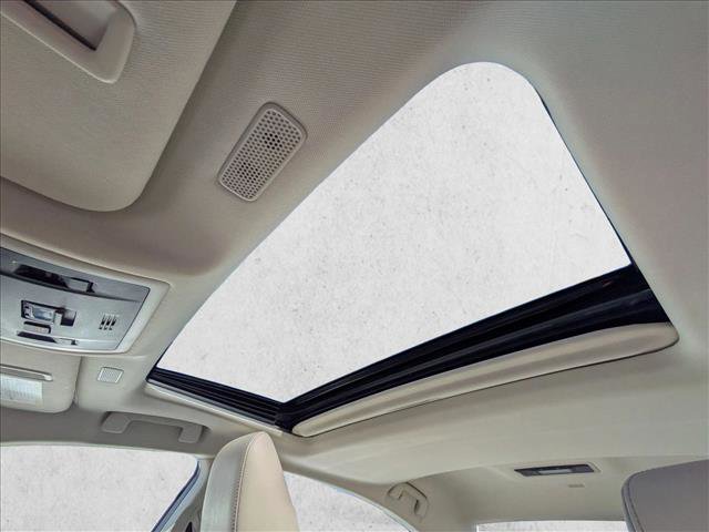 Used 2025 Lexus ES 300h w/ Premium Package image 13