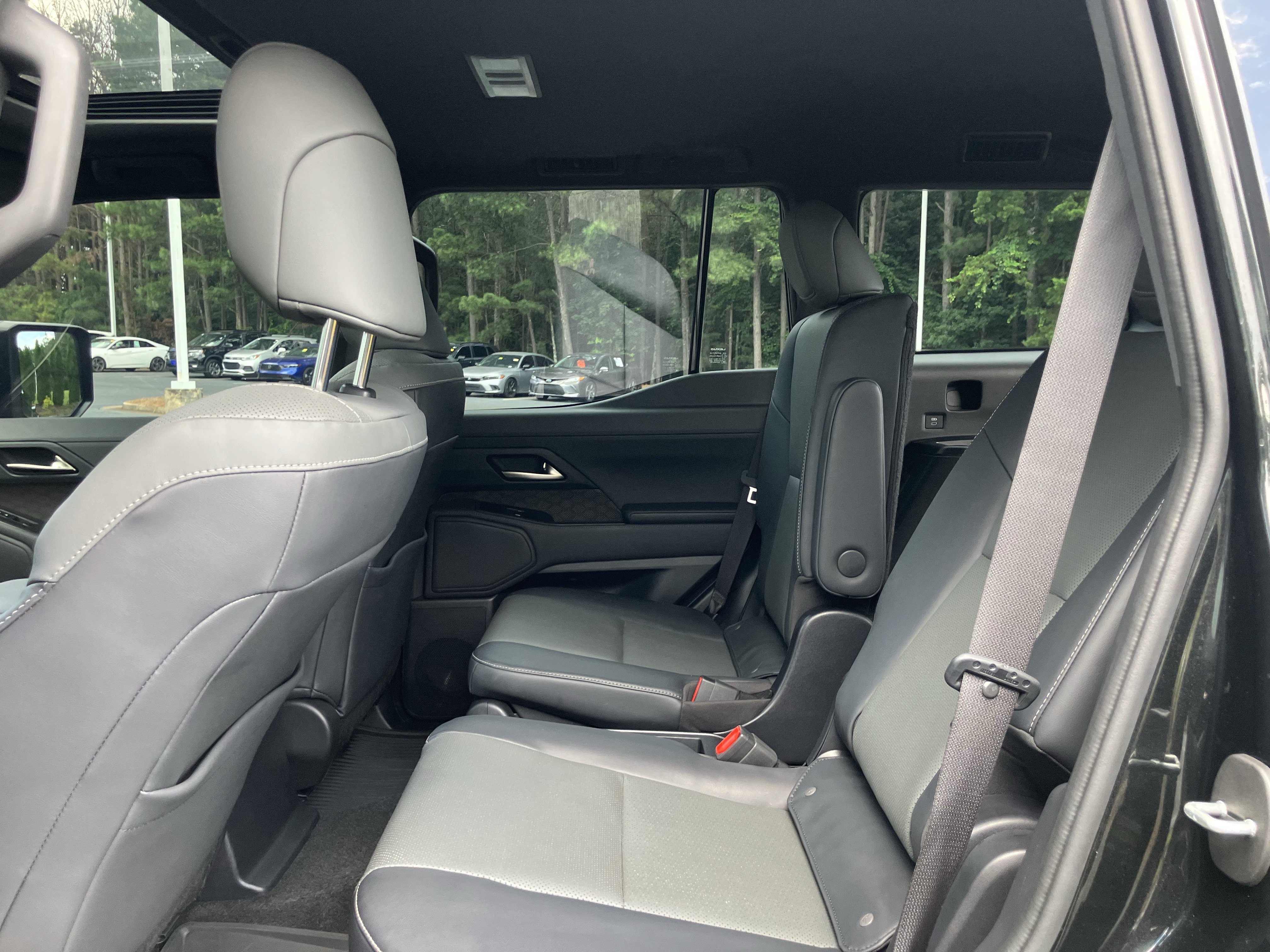 Used 2024 Lexus GX 550 w/ Cold Area Package AWD/4WD image 35