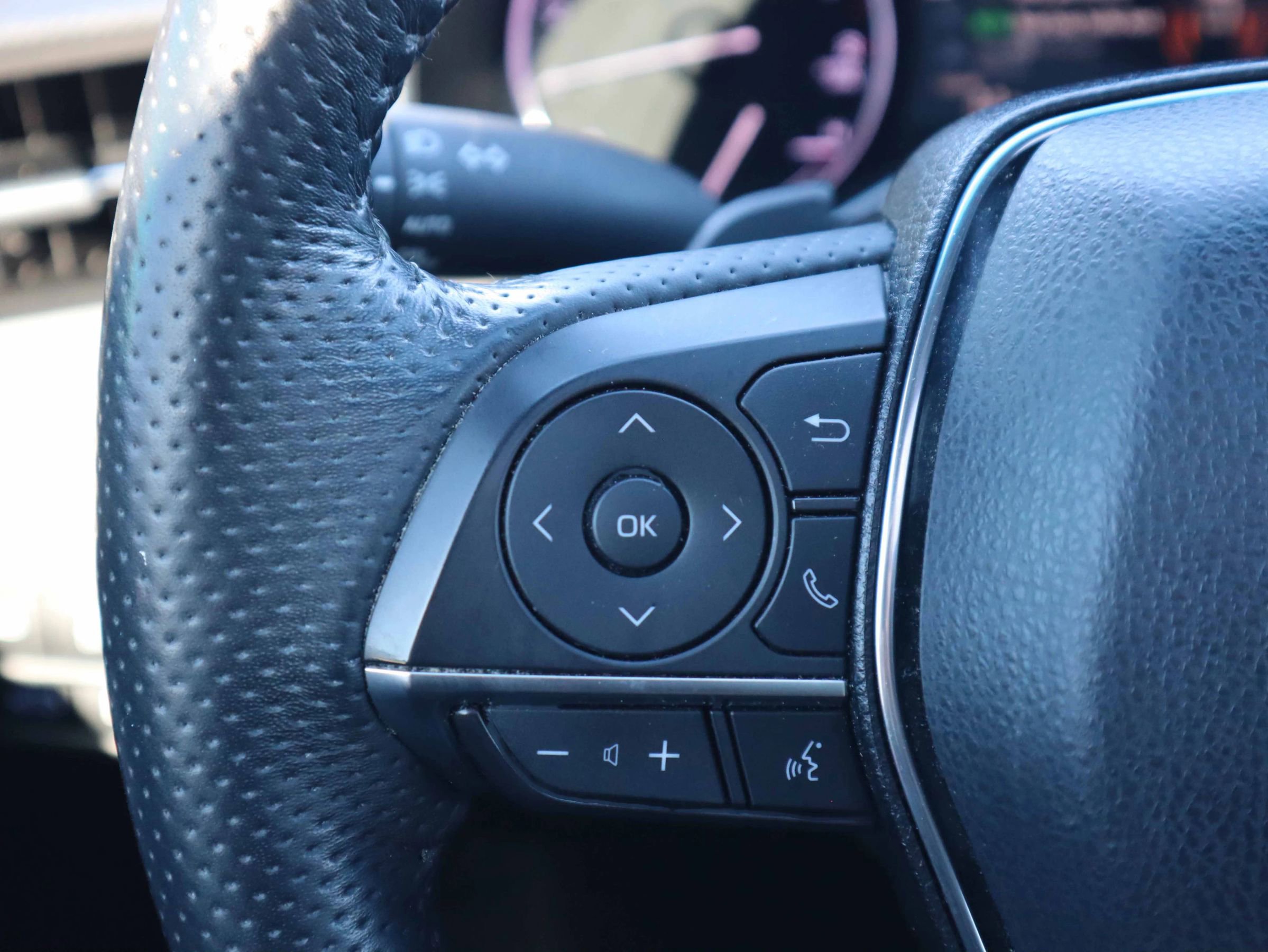 Used 2019 Toyota Avalon XSE image 16