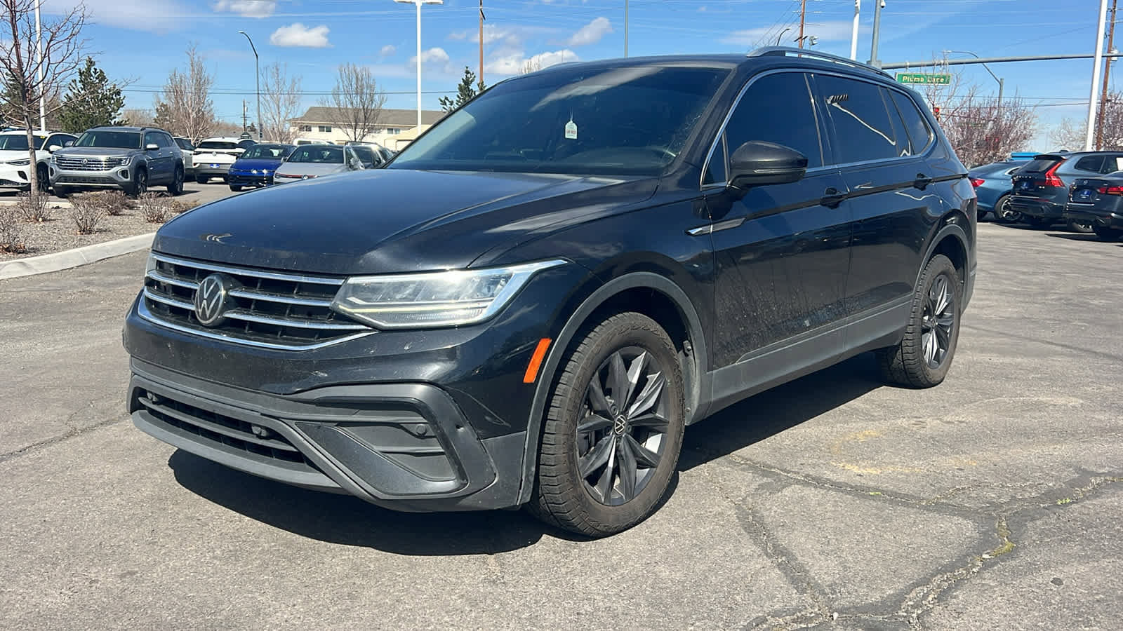 Used 2022 Volkswagen Tiguan SE w/ Panoramic Sunroof Package