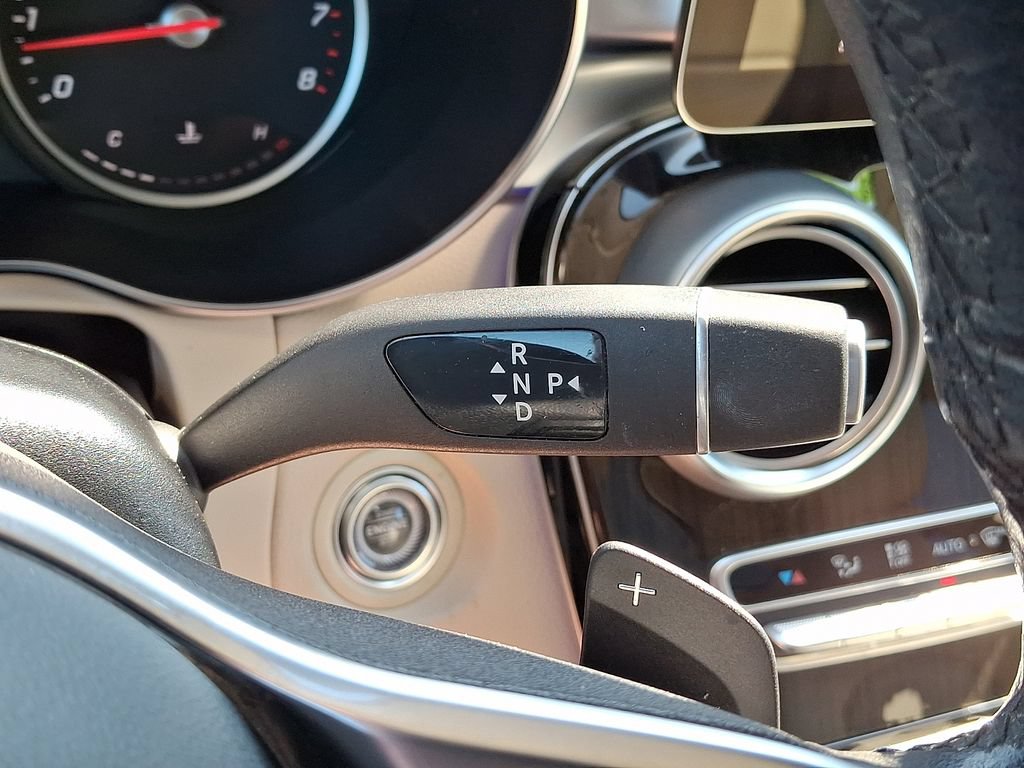 Used 2021 Mercedes-Benz GLC 300 4MATIC image 15