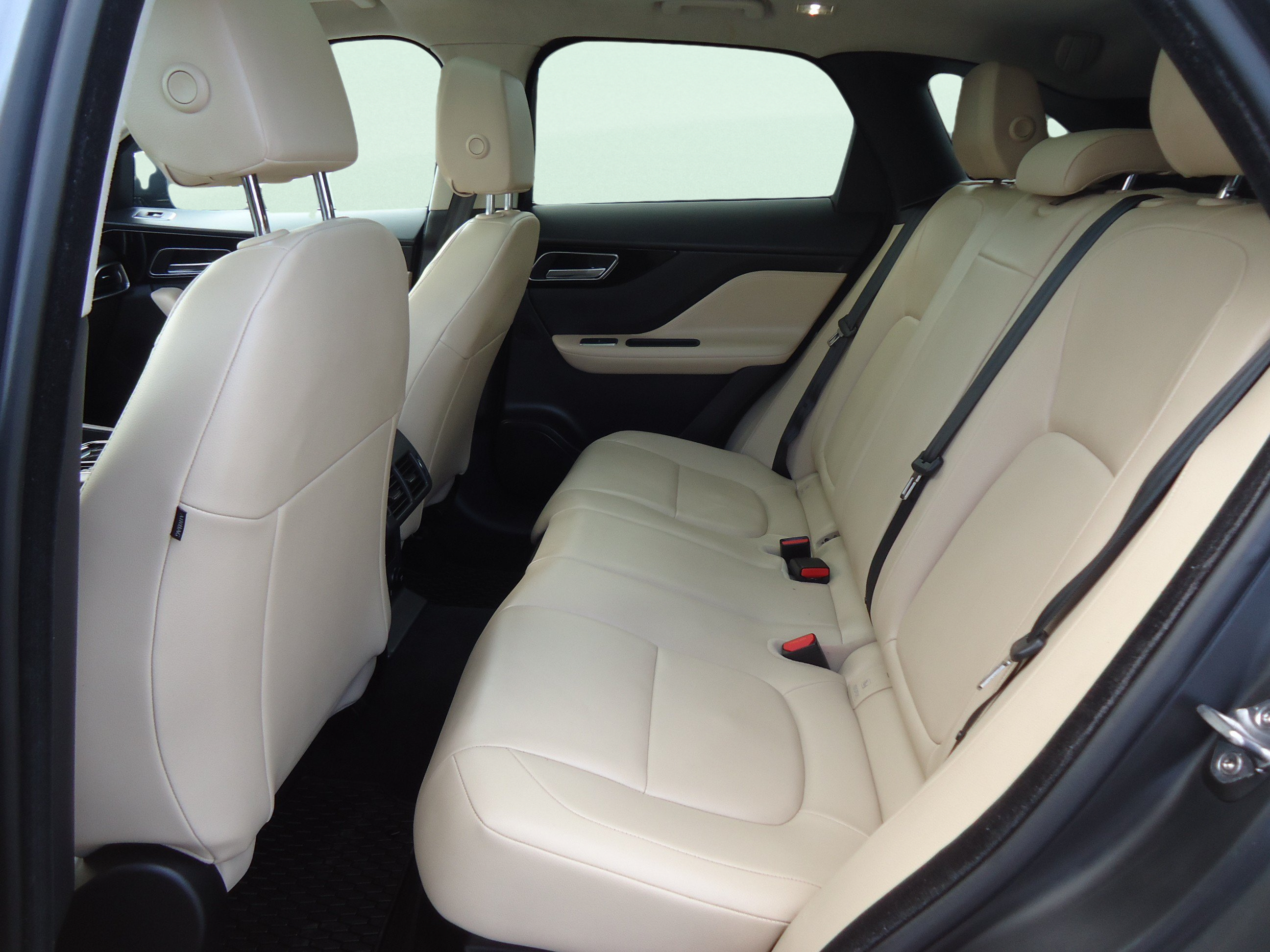 Used 2020 Jaguar F-PACE Premium AWD/4WD image 30