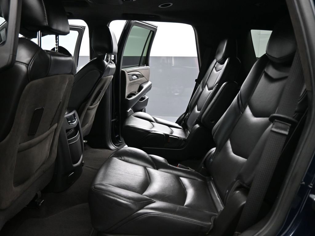 Used 2020 Cadillac Escalade Platinum image 19