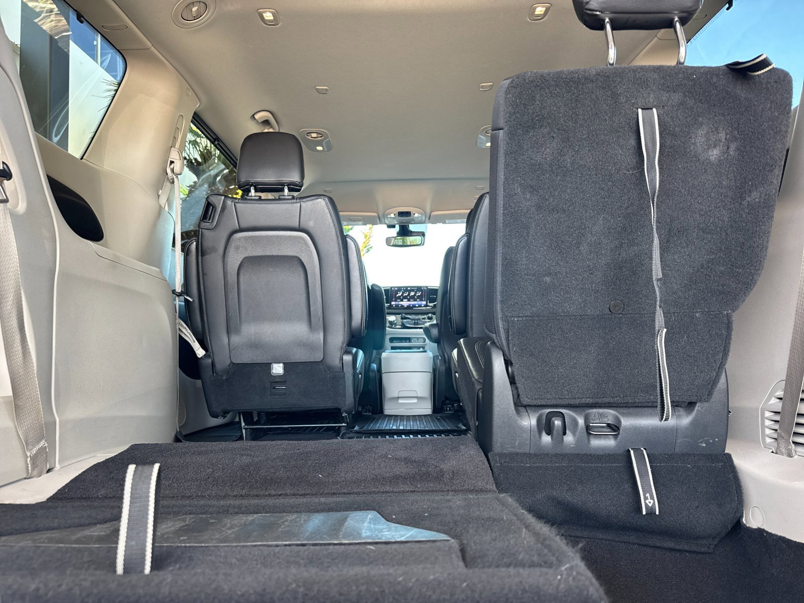 Used 2022 Chrysler Pacifica Touring-L image 16