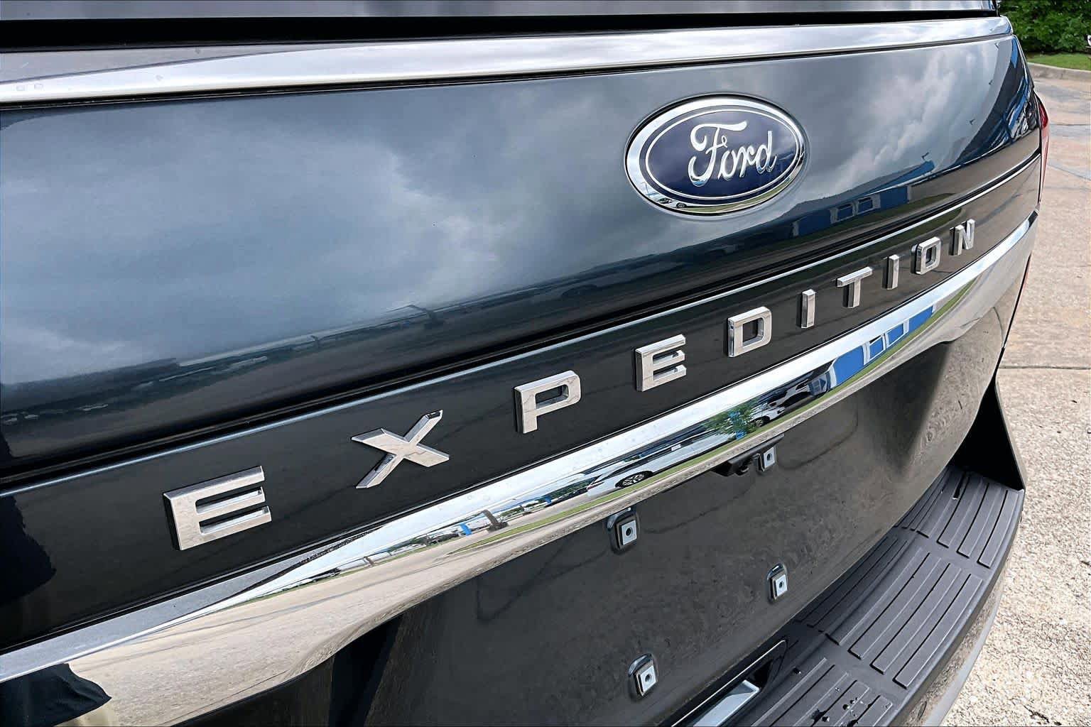 Used 2024 Ford Expedition Limited AWD/4WD image 31