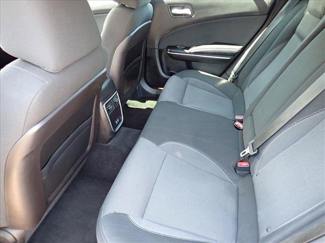 Used 2016 Dodge Charger SE w/ Sport Appearance Group RWD image 8