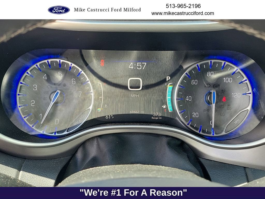 Used 2023 Chrysler Pacifica Touring-L FWD image 15