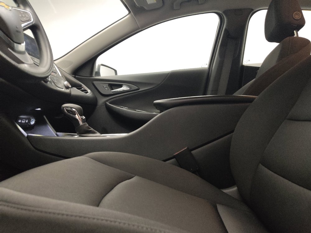 Used 2025 Chevrolet Malibu LS FWD image 17