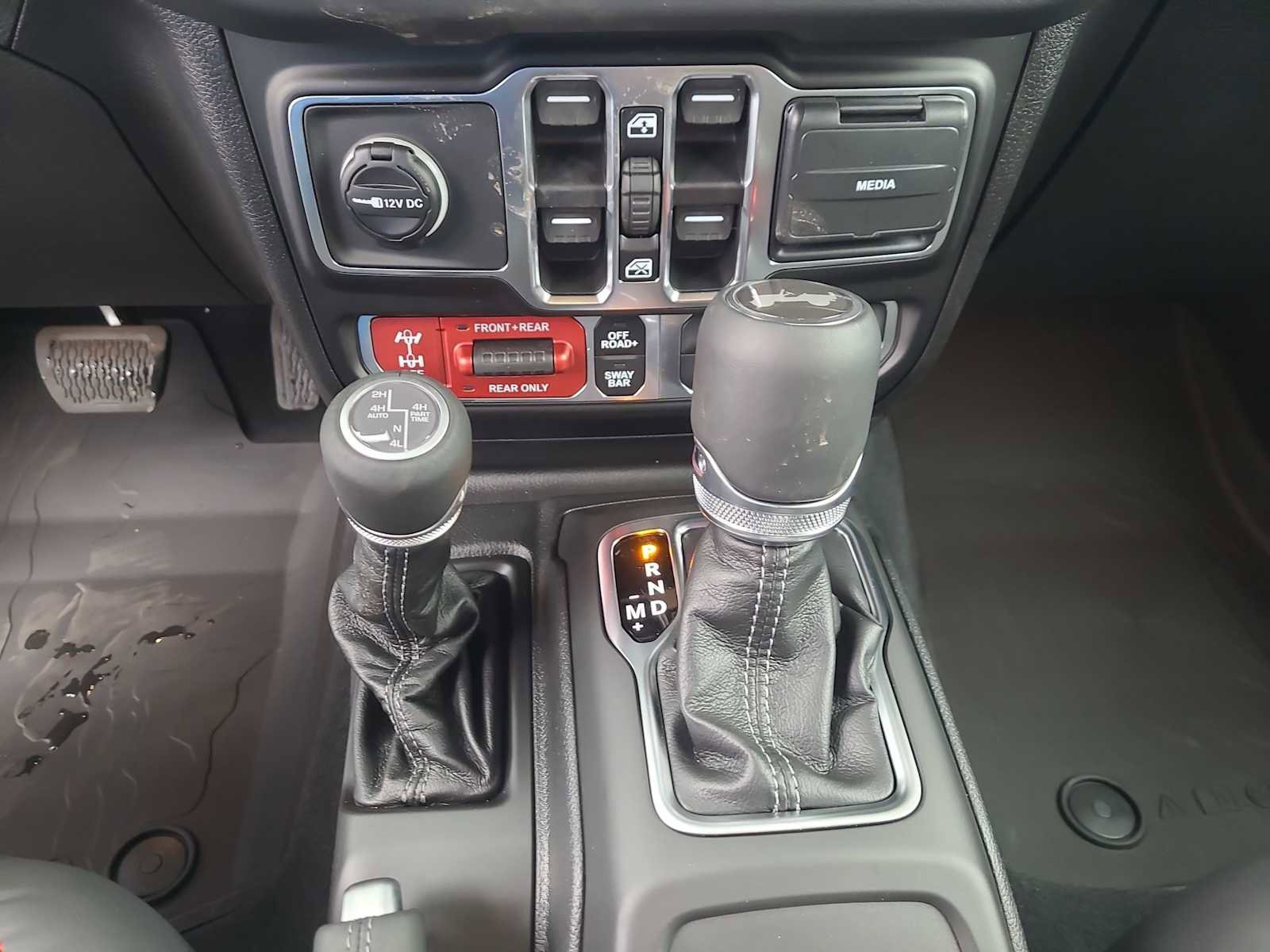 New 2026 Jeep Wrangler Unlimited Rubicon AWD/4WD image 25