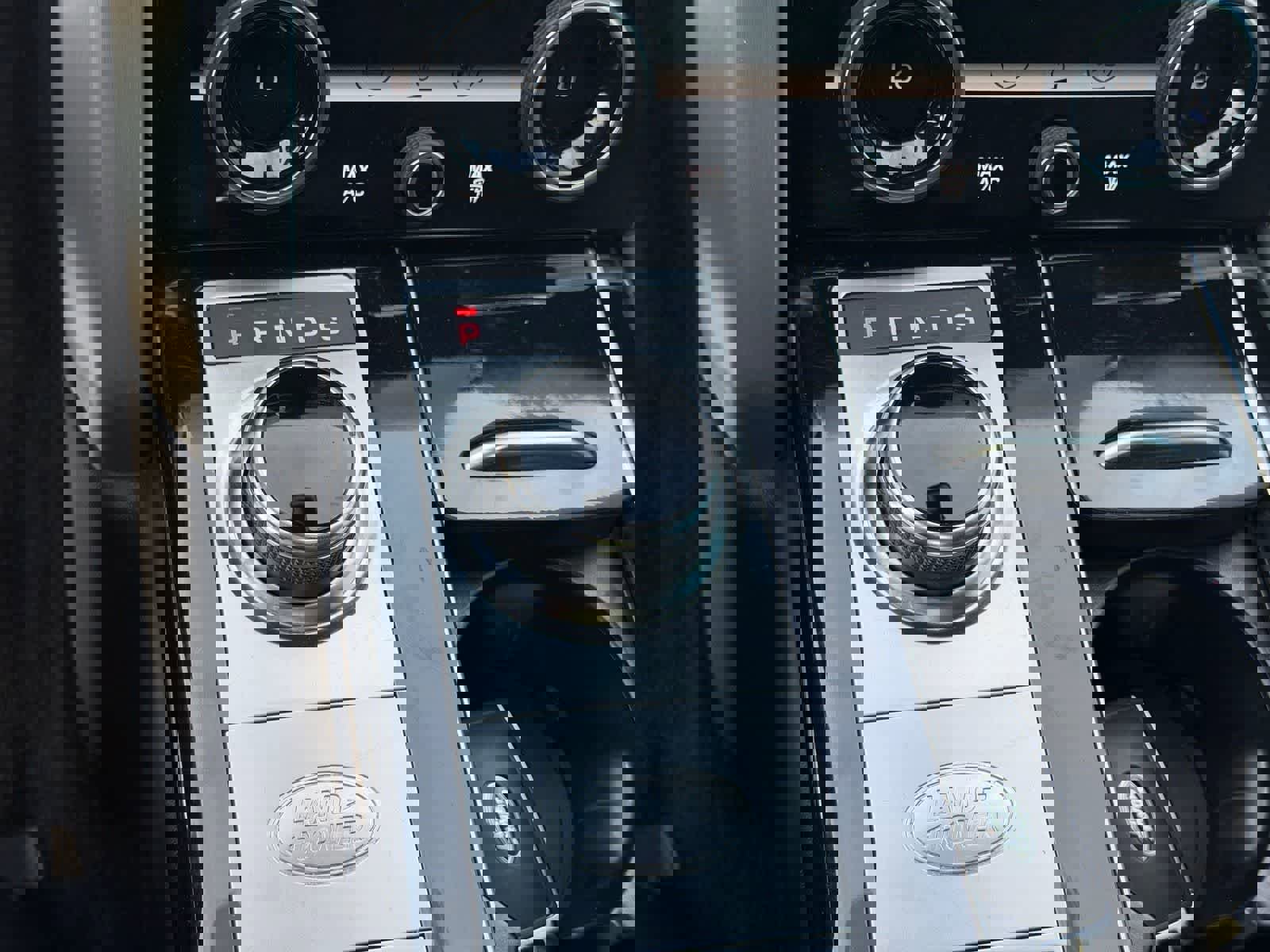 Used 2020 Land Rover Range Rover HSE image 24