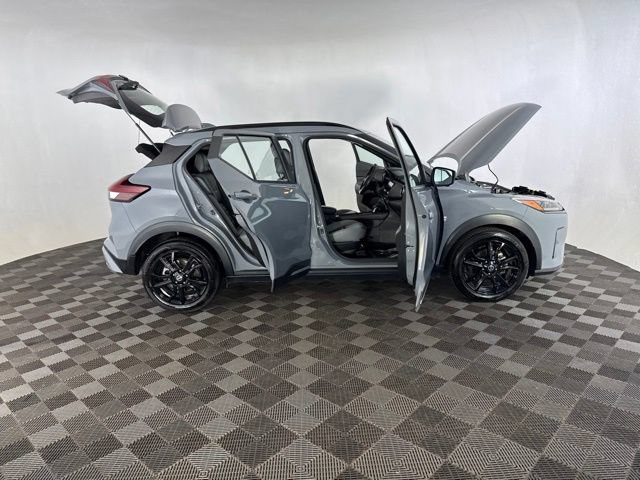 Used 2021 Nissan Kicks SR FWD image 16
