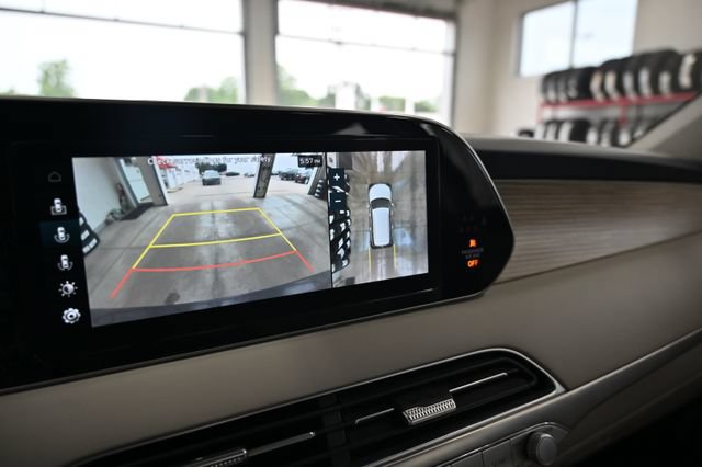 Used 2021 Hyundai Palisade Limited AWD/4WD image 19
