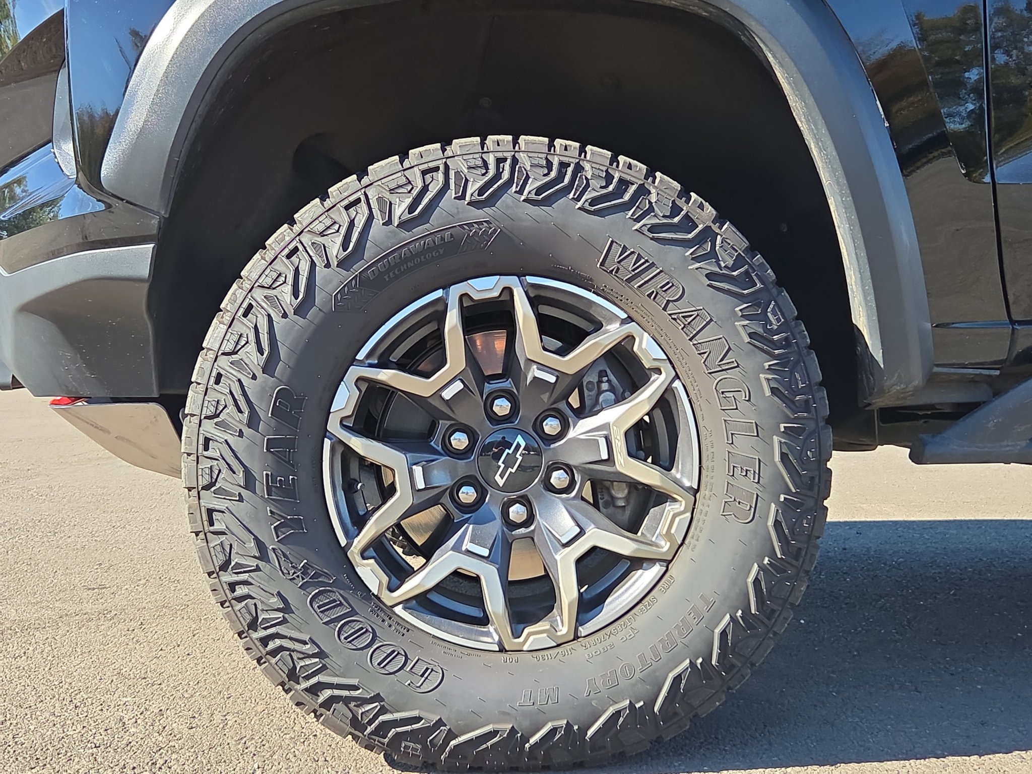 Used 2023 Chevrolet Colorado ZR2 w/ ZR2 Convenience Package III AWD/4WD image 4