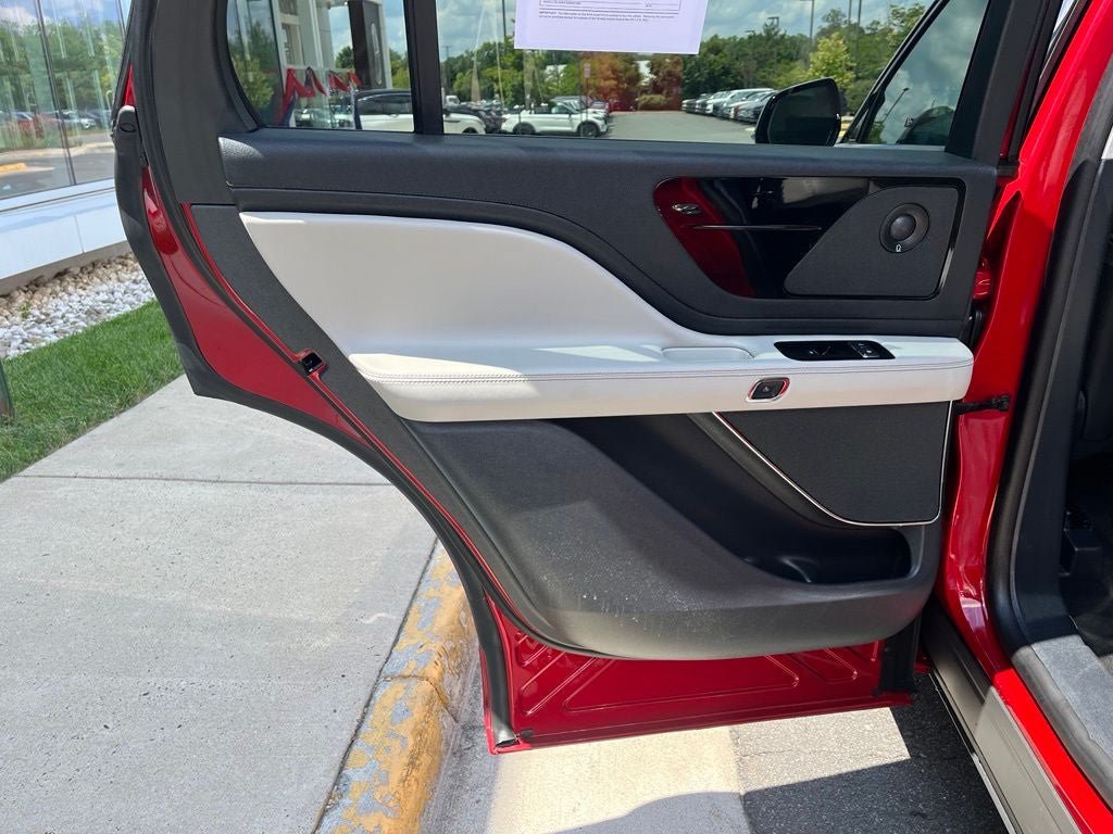 Used 2026 Lincoln Aviator AWD image 19