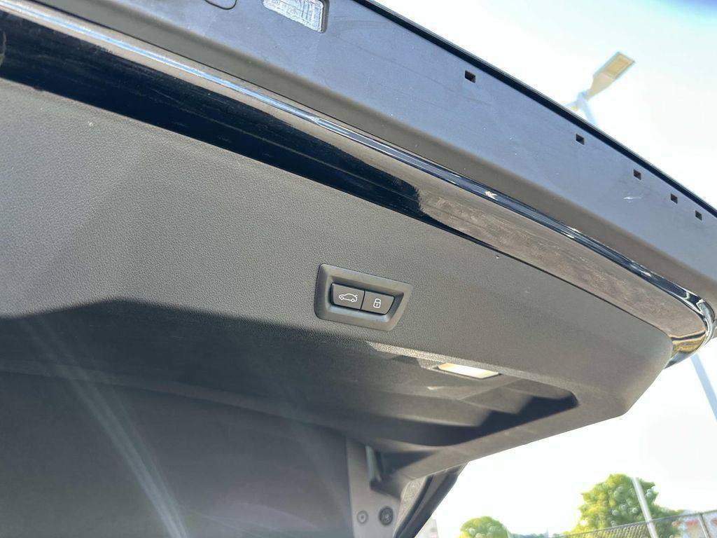 Used 2025 BMW XM AWD/4WD image 35
