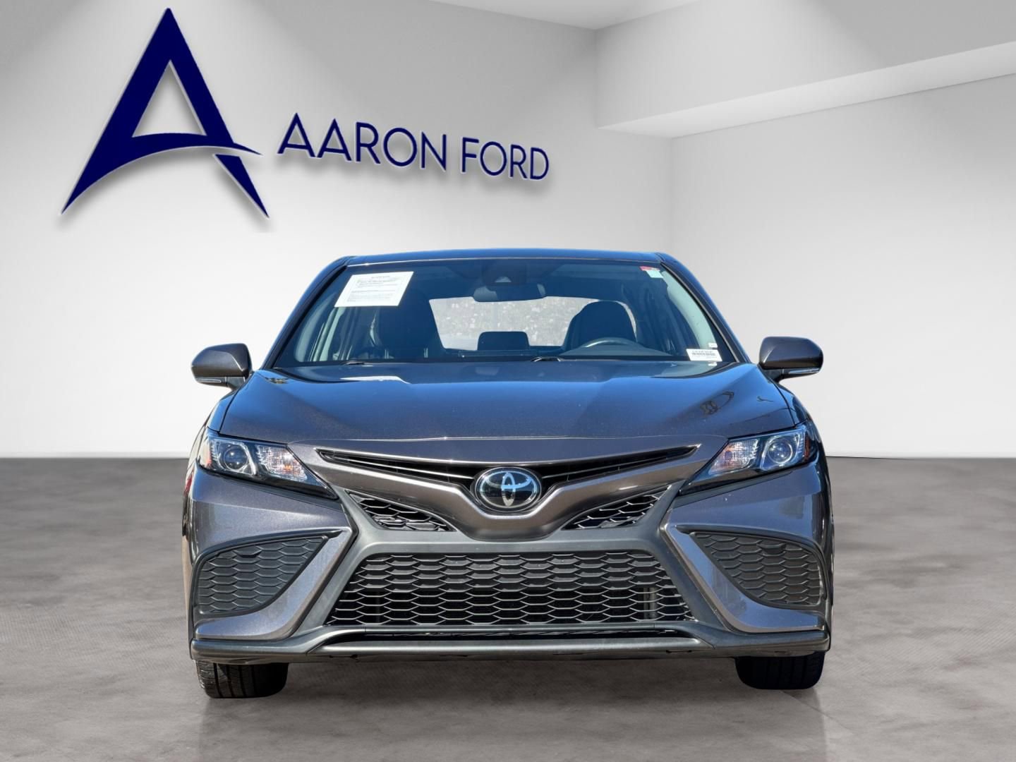 Used 2024 Toyota Camry SE image 8