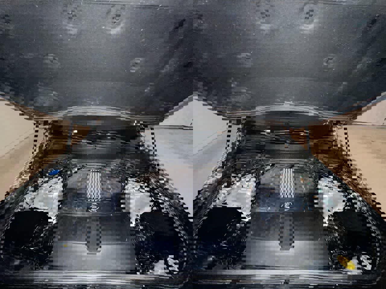 Used 2020 Land Rover Discovery HSE image 27