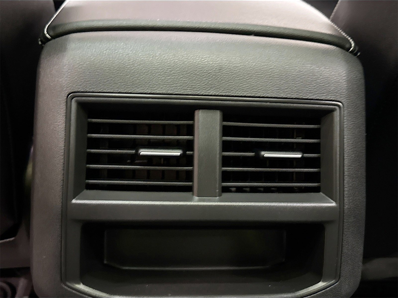 Used 2022 Volkswagen Atlas Cross Sport SEL R-Line image 26