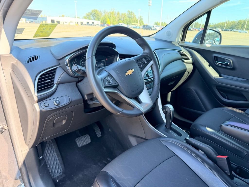 Used 2018 Chevrolet Trax LT w/ LT Convenience Package FWD image 9