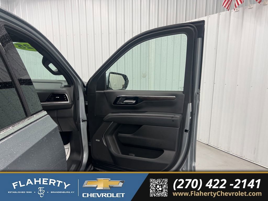 Used 2025 Chevrolet Tahoe Premier image 14