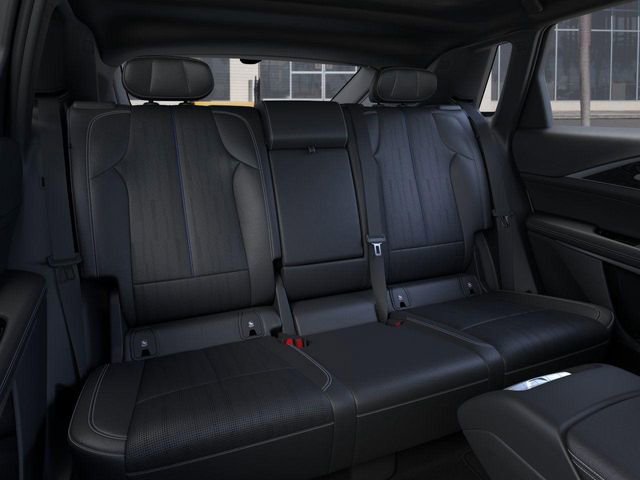 New 2025 Cadillac Lyriq Luxury AWD/4WD image 17