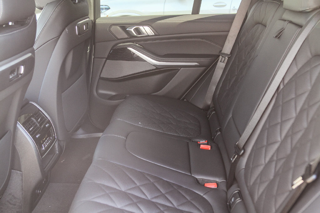 New 2026 BMW X5 sDrive40i w/ M Sport Package RWD image 14
