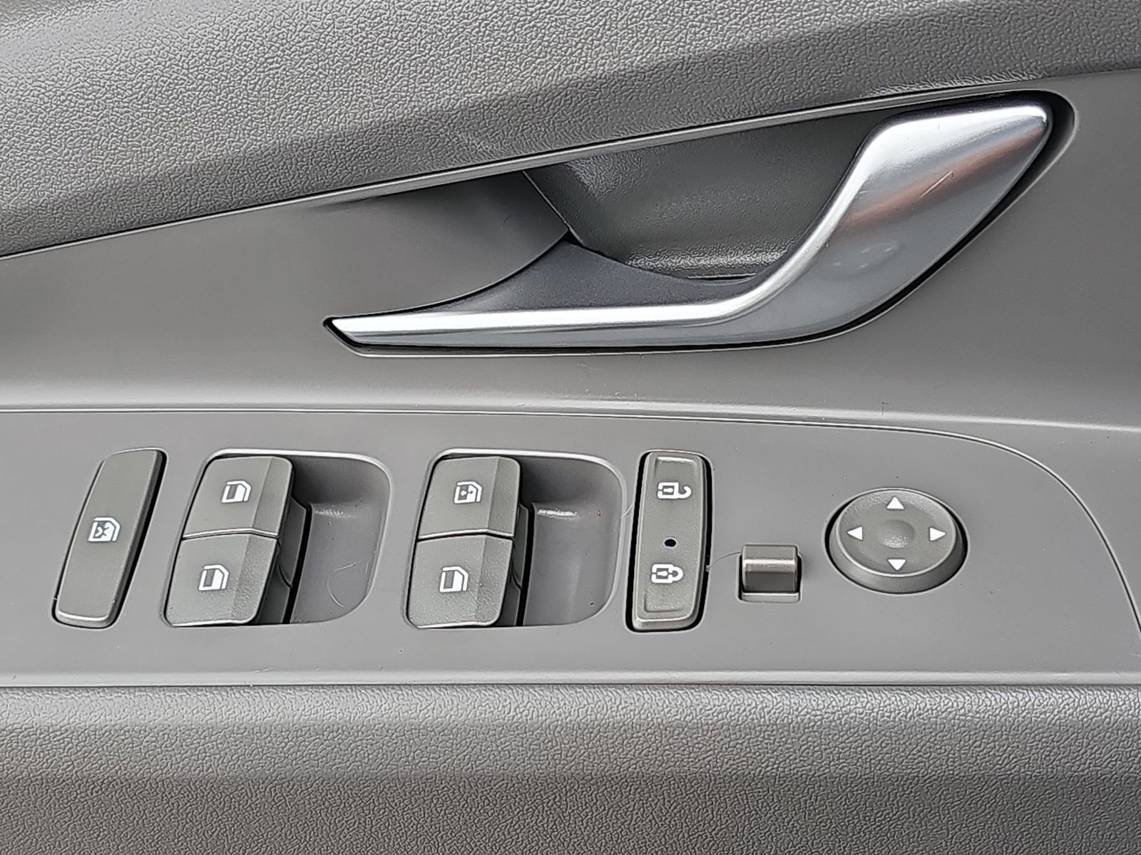 Certified 2023 Hyundai Elantra SEL w/ Convenience Package image 30